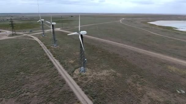 Szél Turbina Távvezeték Drone Repül Nyári Lenyűgöző Madártávlatból Szél Energia — Stock videók