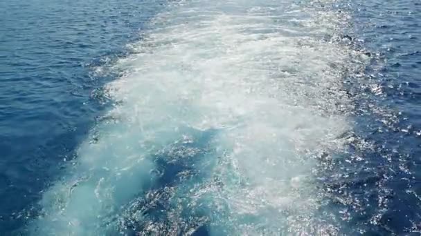 Voie Navigable Fuite Pleine Éclaboussures Bulles Mousseuses Après Grand Navire — Video