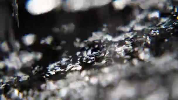 Eaux Noires Blanches Brillantes Ressemblant Lave Volcanique Ralenti Vue Imprenable — Video