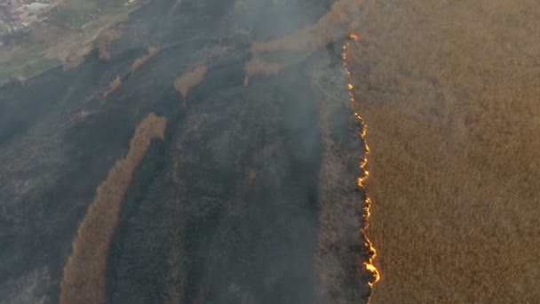 Aéreo Duas Listras Bacia Dnipro Preto Fumegante Segundo Visão Olho — Vídeo de Stock