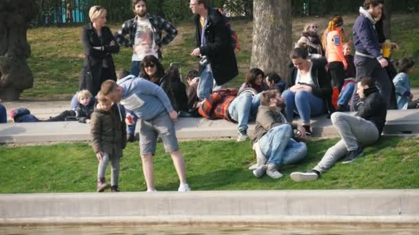 Brussels Belgium March 2019 Cheerful View Happy Young People Having — Stock Video