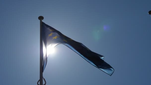 Drapeau Union Européenne Brandissant Douze Étoiles Dorées Coucher Soleil Pékin — Video