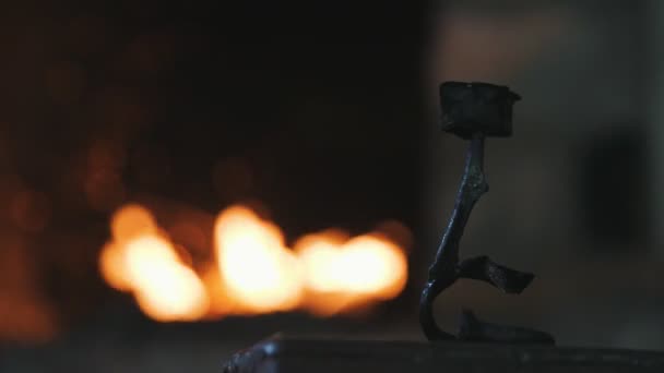 Rose Fer Forgé Une Forge Avec Flamme Dans Atelier Forge — Video