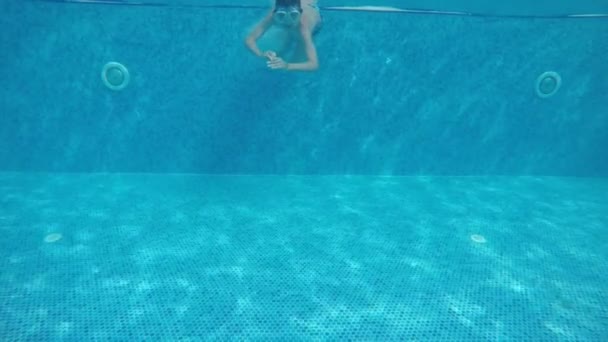 Simpatico Bambino Che Nuota Diverte Nella Piscina Bambini Alanya Rallentatore — Video Stock