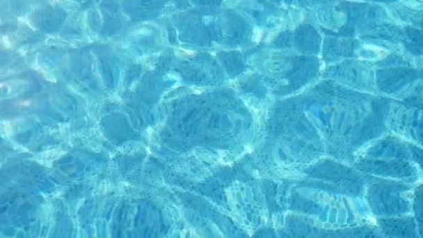 Ljust Ljusblå Vatten Swimmingpool Turkiet Sommaren Slo Slående Bakgrund Syn — Stockvideo