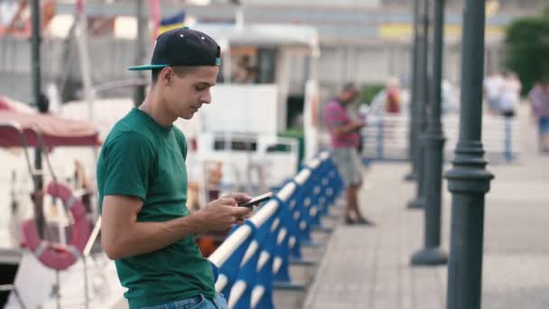 Brainy Brunette Guy Sitting Rail Browsing Net Phone Dnipro Quay — Stock Video