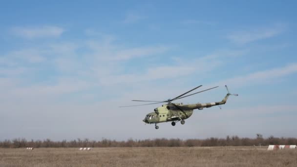 Odessa Ukraine October 2018 Astonishing View Army Green White Helicopter — Stock Video