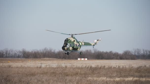 Одесса Украина Июля 2018 Года Поразительный Вид Большого Военного Вертолета — стоковое видео