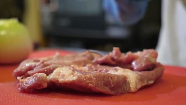Slice Raw Beaf Struck Metallic Mallet Restaurant Kitchen Slo Inspiring — Stock Video