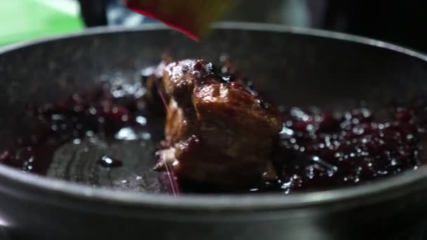 Delicious Beef Rib Cooking Frying Pan Being Covered Brown Sauce — Stock Video