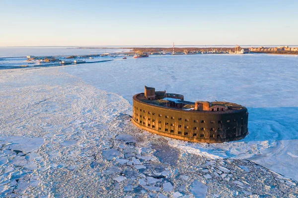 Vista aérea de invierno del antiguo fuerte marino Imperator Alexander I — Foto de Stock