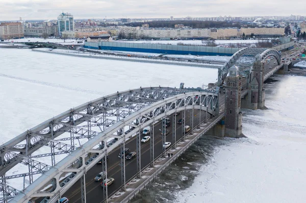 Vista aérea del puente Bolsheokhtinsky en San Petersburgo — Foto de Stock