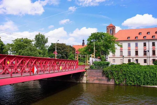 Kraków, Polska-czerwiec, 2017: most piaskowy nad Odrą, Wrocław, Polska — Zdjęcie stockowe