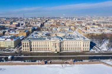 St. Petersburg'un havadan görünümü. Kışın İmparatorluk Sanat Akademisi.