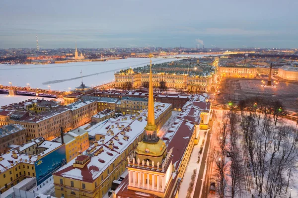 ST. PETERSBURG, RUSSIA - MARCH, 2019: Aerial view cityscape of city center, Palace square, State Hermitage museum (Winter Palace), Neva river, Peter and Paul Fortress — Stock Photo, Image