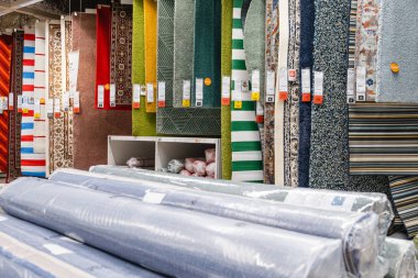 St. Petersburg, Rusya - Mart, 2019: Ikea mağaza odası, halı ve yer kaplamaları sergi bölümü