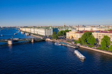 Şehir merkezinin havadan görünümü, Saray meydanı, Devlet Hermitage müzesi (Kış Sarayı), Neva nehri. St. Petersburg silüeti. Spb, Rusya Federasyonu
