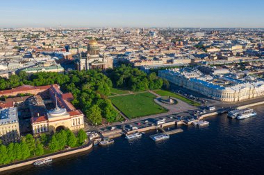 St. Petersburg'da. Aziz Isaac Katedrali. Yaz, St. Petersburg'da. St. Havadan görüntü drone. Bronz Süvari. Rusya