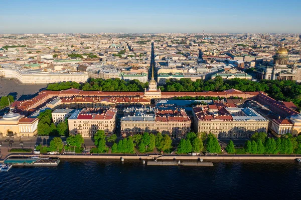 Flygbild över Admiralty Tower, St Petersburg, Ryssland — Stockfoto