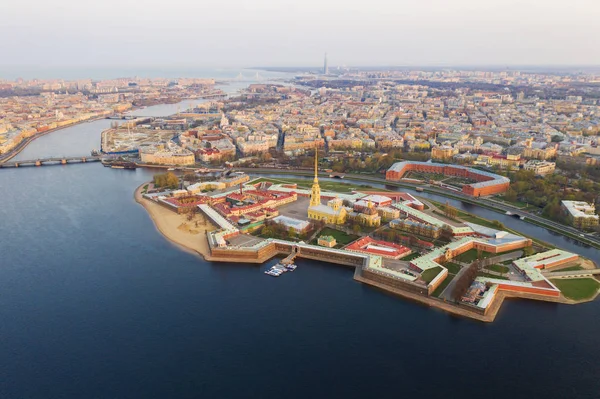 Vista desde el dron de la Fortaleza de Pedro y Pablo, San Petersburgo — Foto de Stock