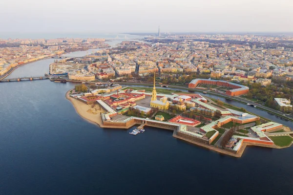 Visa från drönare av Peter och Paul Fortress, St. Petersburg — Stockfoto