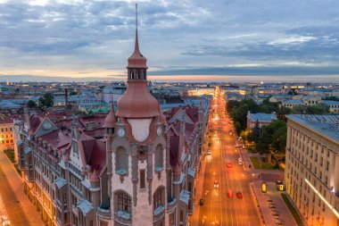 Saint-Petersburg, Rusya'daki kentsel kurumlar