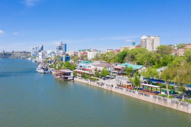 Rostov-On-Don, Rusya - Mayıs 2019: Rostov-on-Don ve Don Nehri'nin havadan görünümü. Rusya