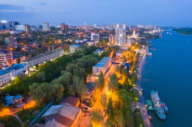 Rostov-On-Don, Rusya - Mayıs 2019: Rostov-on-Don'da Akşam nehri Don