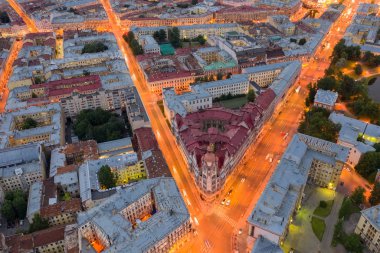 Saint-Petersburg, Rusya'daki kentsel kurumlar