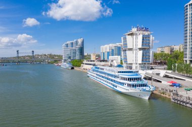 Rostov-On-Don, Rusya - Mayıs 2019: Rıhtımda nehir limanı. Rostov. Rusya