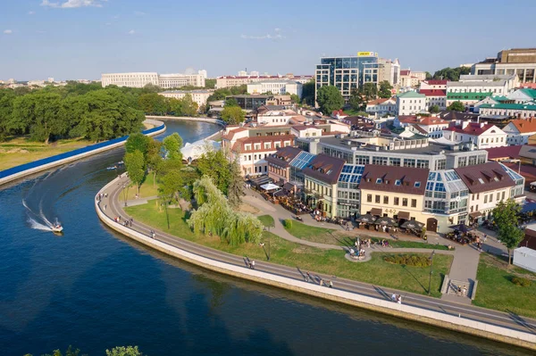 MINSK, BELARUS - JULIO 2019: Vista aérea, Paisaje urbano de Minsk, Bel — Foto de Stock