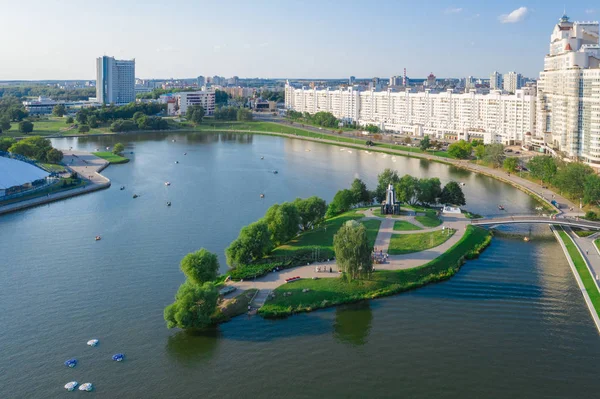 Havadan görünümü, cityscape Minsk, Beyaz Rusya'nın. Yaz sezonu, gün batımı — Stok fotoğraf