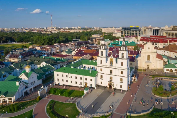 La Catedral del Espíritu Santo en Minsk - La Iglesia Ortodoxa Principal —  Fotos de Stock