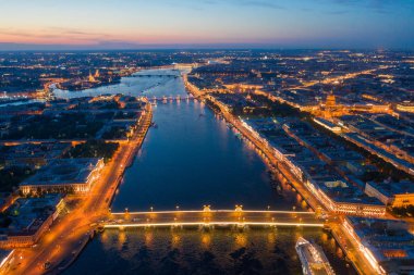 Petersburg haritası. Yükseklik haritası. Gece şehri kuş bakışı 