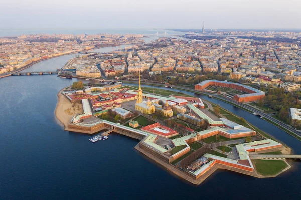 St. Petersburg'da. Rusya. St. Petersburg Panoraması. Peter-Pave