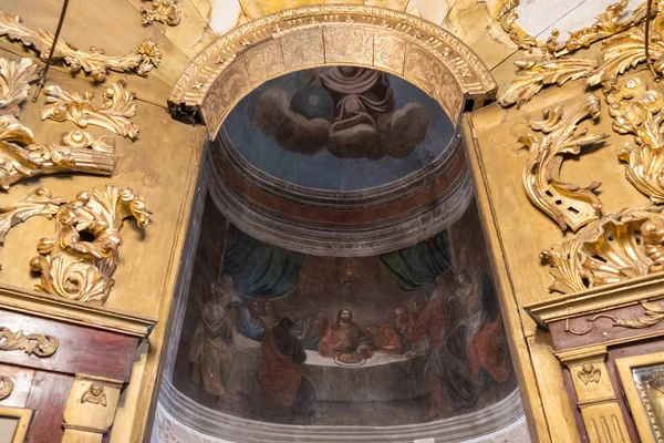 VELIKY NOVGOROD, RUSIA - ABRIL, 2019: Elementos de arquitectura en el interior de la Catedral de San Nicolás - Escena bíblica pintura de la cena de los Señores . —  Fotos de Stock