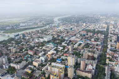 İHA 'dan hava görüntüsü, Don' un Rostov manzarası, şehir merkezine doğru yüksek bir manzara.