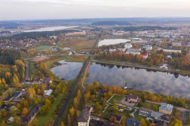 Sortavala, Finlandiya yakınlarındaki popüler bir Karelya kasabası. Kuzey Rus doğasının merkezi, Ladoga Gölü, mermer ocakları..