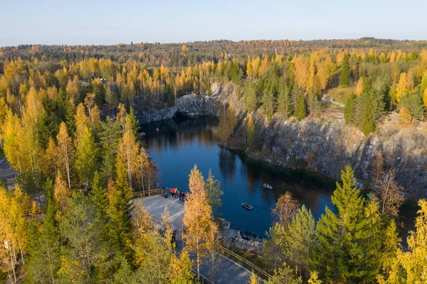 Podzimní Pohled Lom Horském Parku Ruskeala Oblíbená Turistická Destinace Karelii — Stock fotografie