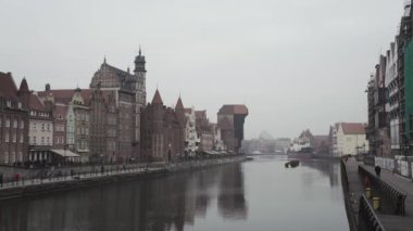 Gdansk, Polonya-13 Kasım 2018: Gdansk, Polonya eski kent uzun Lane Insanlar. 