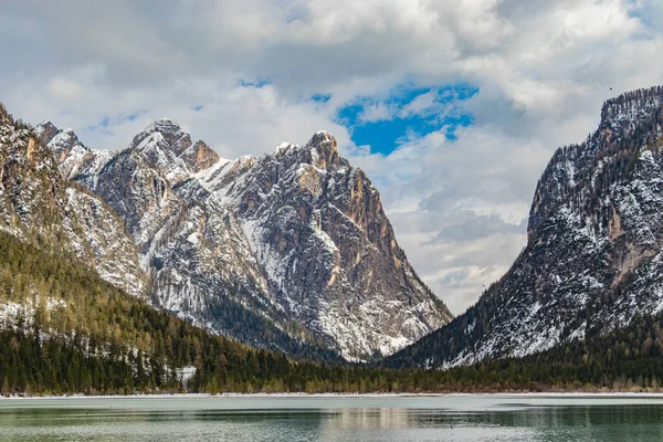 Dobbiacco Gölü, Dolomitler, İtalya