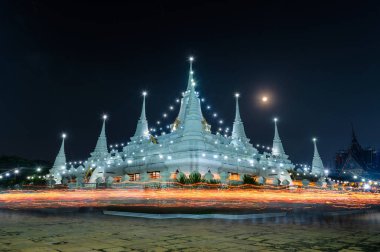 Mum ışığı iz Visakha Buja gün., pagoda Tapınağı'nda saygı Buda, dini yer.