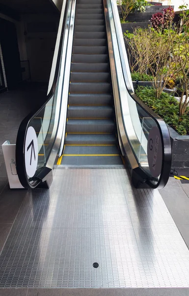 Moderne Rolltreppe Einkaufszentrum Kaufhaus Rolltreppe — Stockfoto