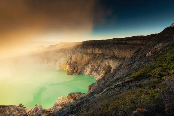 Manzara Kawah Ijen Krater Endonezya Gündoğumu Güzel Sahne Doğal Ijen — Stok fotoğraf