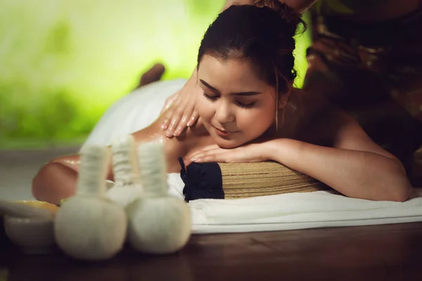 Tajskie Dziewczyny Terapeuta Ciała Spa Masaż Relaks Biznes Masowanie Salon — Zdjęcie stockowe