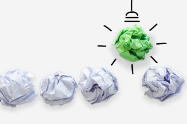 Yaratıcı güç kavramı, düşünme fikrine Lightbulb tasarım grafik çizim kontur hattı ile kağıt. Beyin fırtınası ilham ve iş stratejileri kavramı.