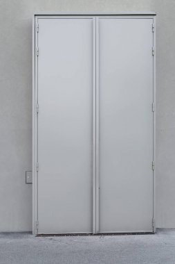 Güvenlik Çelik Kapı ve Yangına Dayanıklılık Yalıtımı, Giriş/Çıkış Salıncak Çift Kapı.