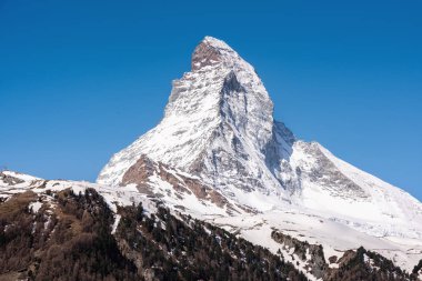 İsviçre, Zermatt 'taki Matterhorn Dağı Tepesi' nin Doğal Manzara Manzarası, Majestic Geologic Mountain Range of Alpine. İsviçre Alplerinin Güzel Doğa Huzuru, Seyahat İstikameti