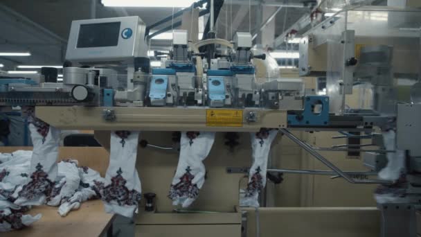 Ligne de production produits de couture chaussettes — Video