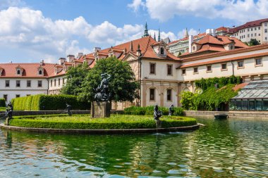 Küçük Gölet güzel Wallenstein bahçesinde Prag, Çek Cumhuriyeti